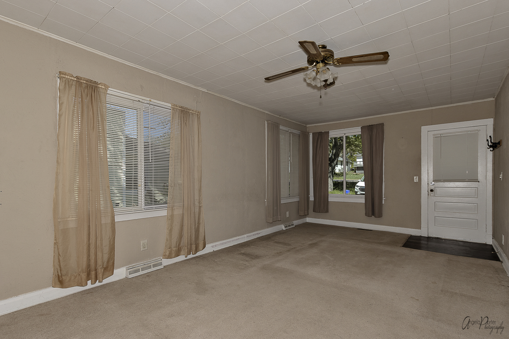 35674 North Wilson Road Ingleside, IL 60041 - Photo 5 of 18 a view of an empty room with a window