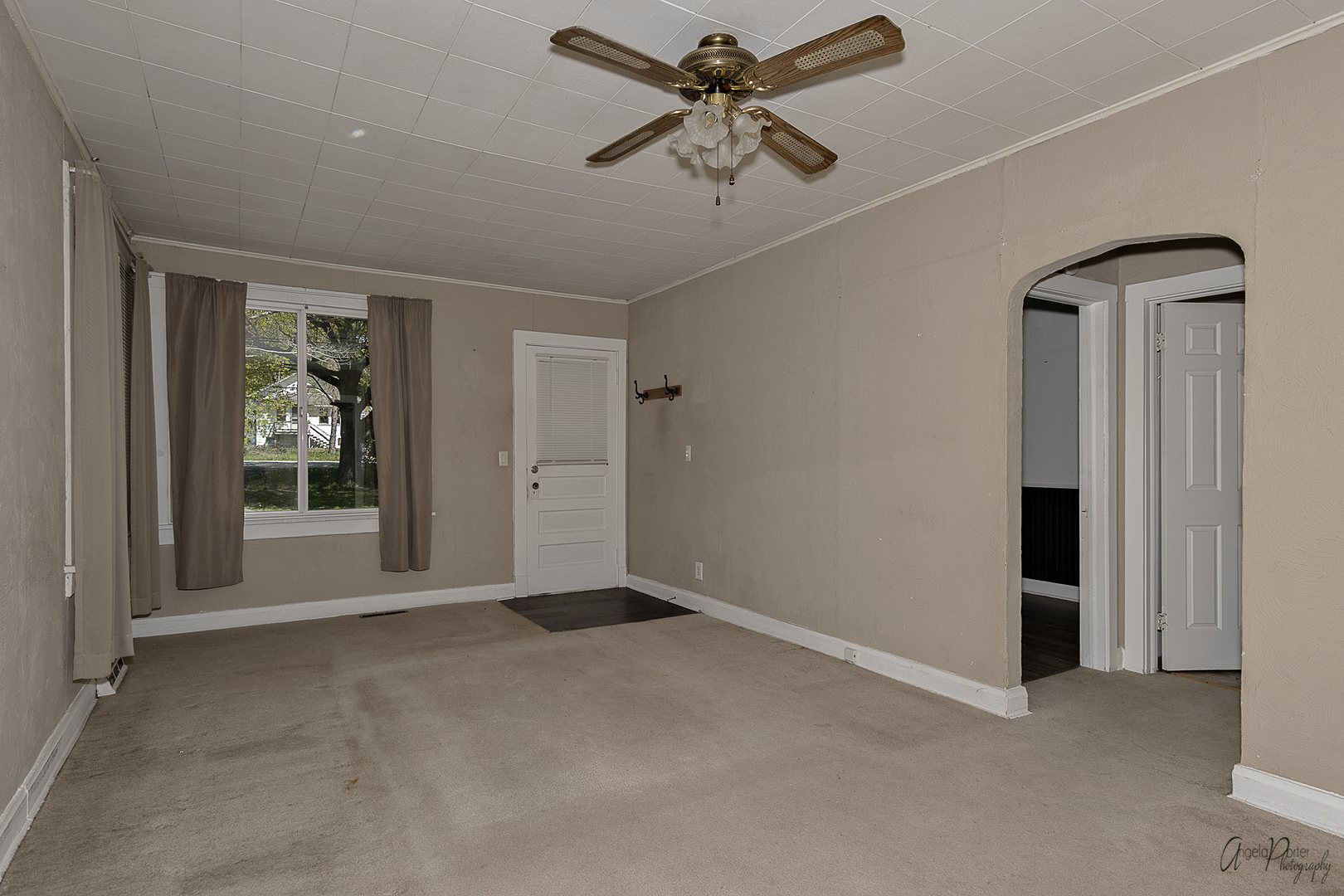 35674 North Wilson Road Ingleside, IL 60041 - Photo 6 of 18 an empty room with closet and a chandelier fan