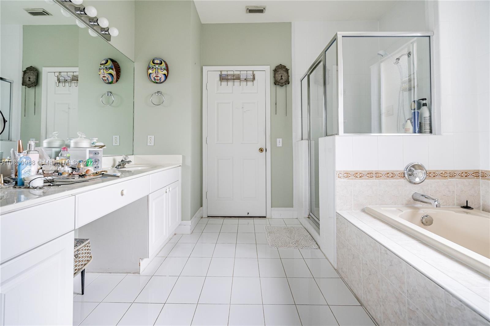 Three Lakes Miami, FL 33186 - Photo 24 of 44