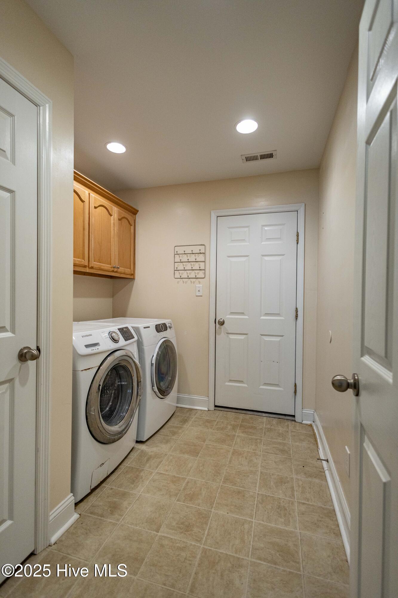 414 Conner Grant Road New Bern, NC 28562 - Photo 33 of 42 Laundry
