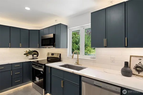 $435,000 | 3518 Petersville Road Northeast, Bremerton, WA 98310