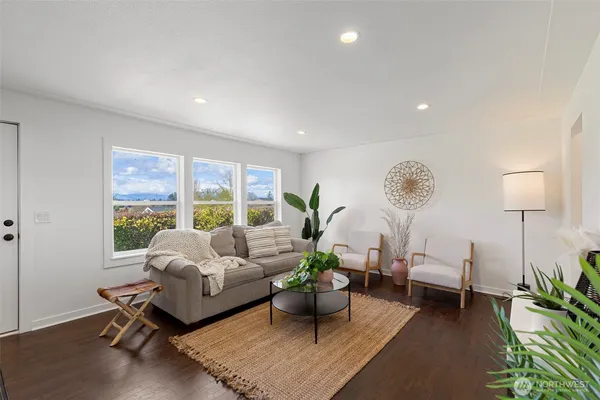 $435,000 | 3518 Petersville Road Northeast, Bremerton, WA 98310