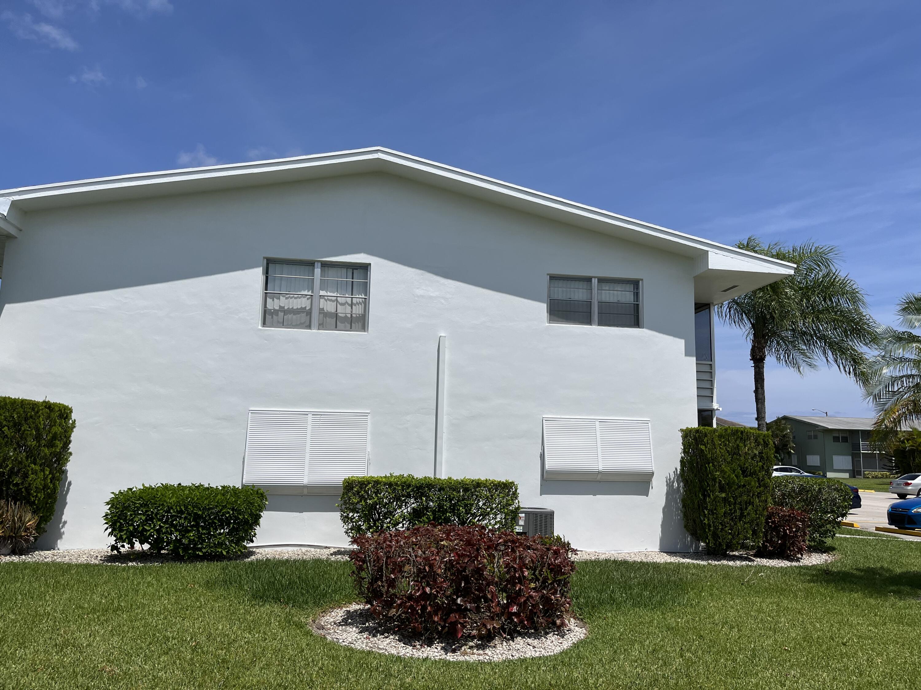 89 Easthampton D West Palm Beach, FL 33417 - Photo 13 of 15 0D1B2E07-0BEB-49EB-9A7A-1C1EFB6EDCFC