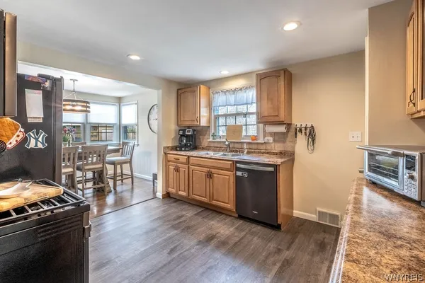 $325,000 | 36 Dexter Street, Tonawanda, NY 14150