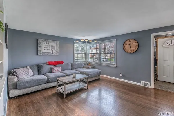 $325,000 | 36 Dexter Street, Tonawanda, NY 14150