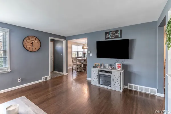 $325,000 | 36 Dexter Street, Tonawanda, NY 14150