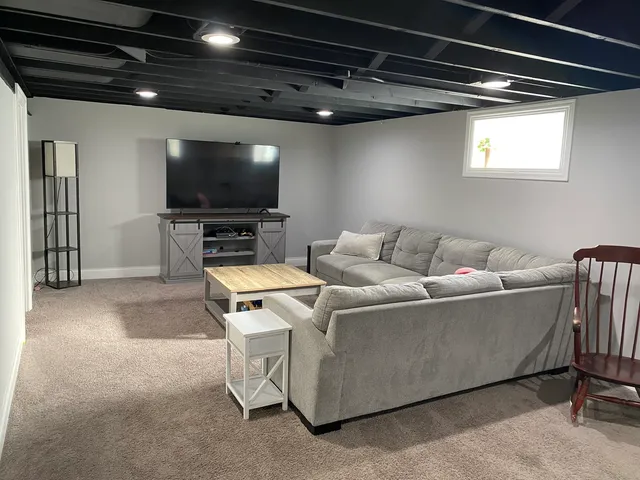 $375,000 | 10008 South Kolin Avenue, Oak Lawn, IL 60453