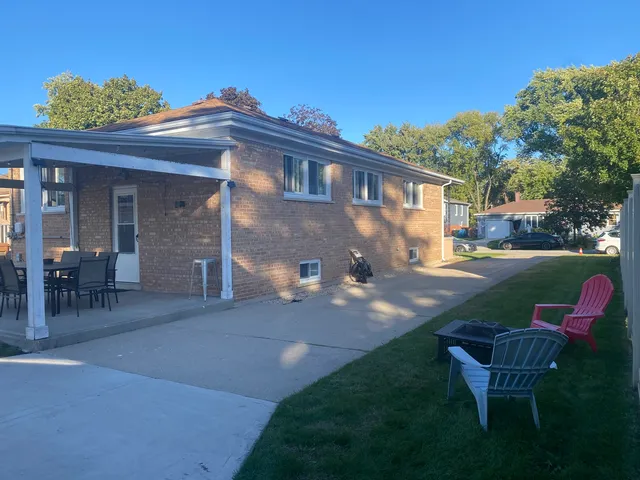 $375,000 | 10008 South Kolin Avenue, Oak Lawn, IL 60453