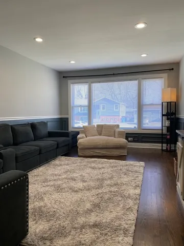 $375,000 | 10008 South Kolin Avenue, Oak Lawn, IL 60453