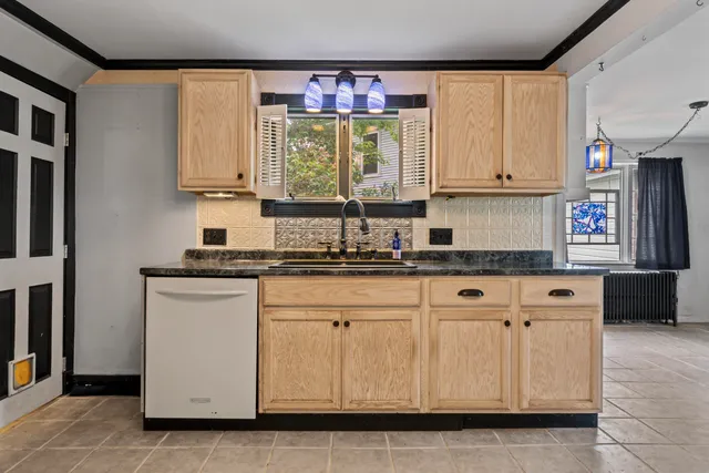 $397,500 | 62 Warren Street, Rockland, ME 04841