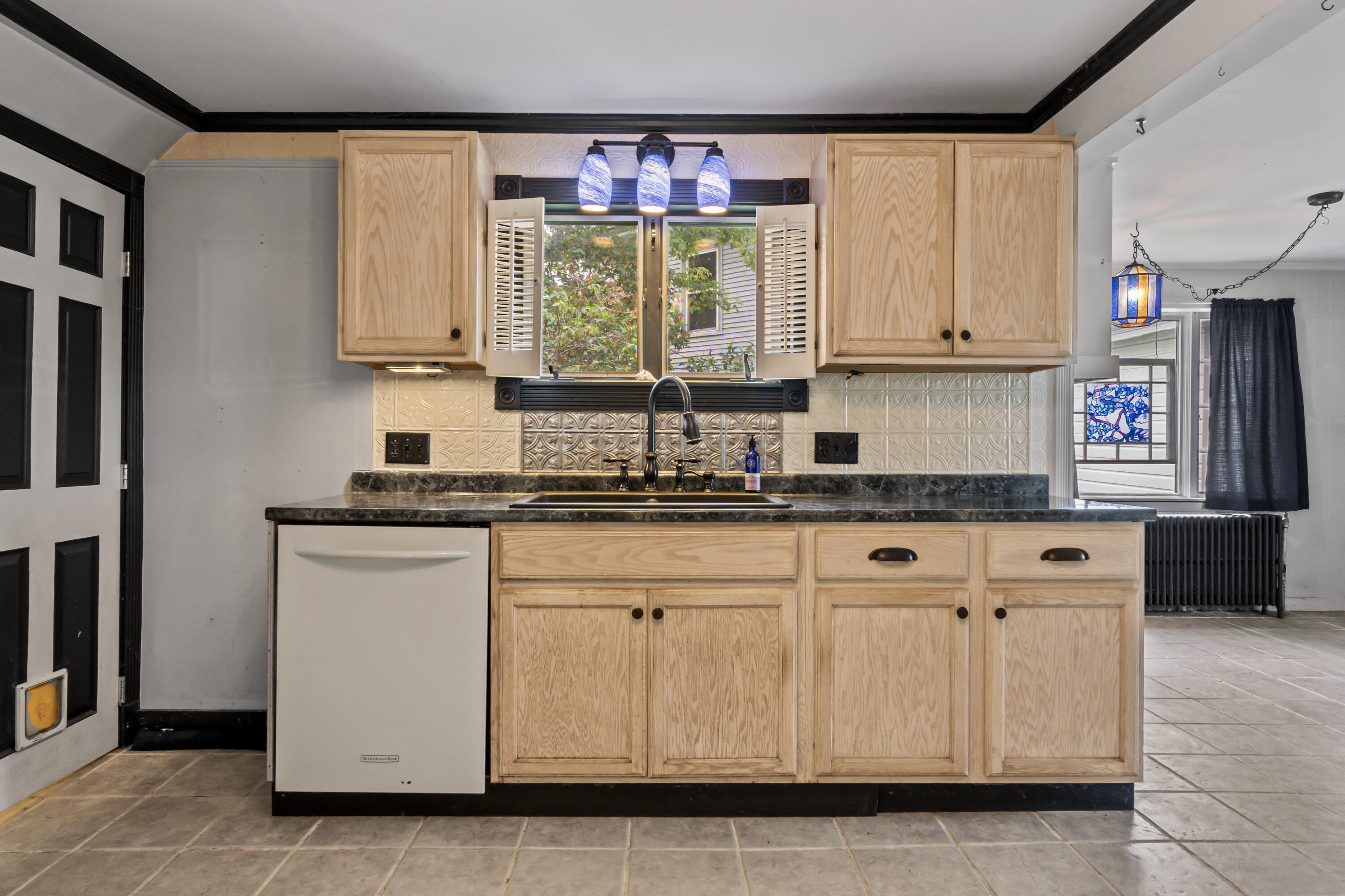 62 Warren Street Rockland, ME 04841 - Photo 37 of 68 62 Warren St_0136