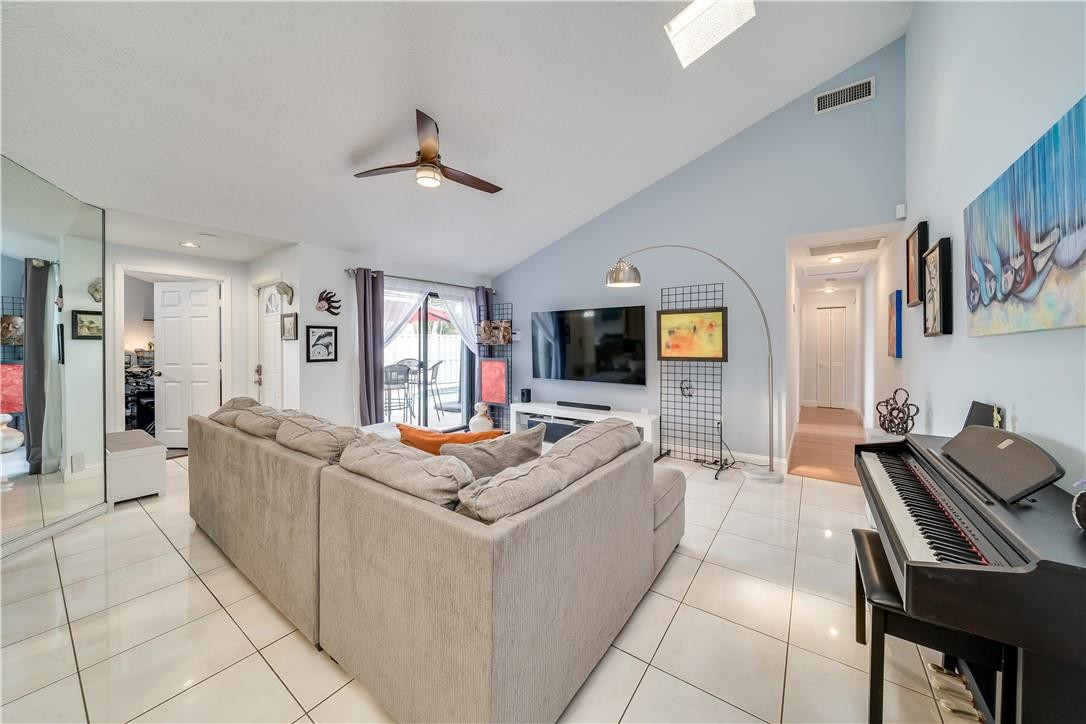 9879 Boca Gardens Trail, Unit B Boca Raton, FL 33496 - Photo 18 of 40 Photo 18