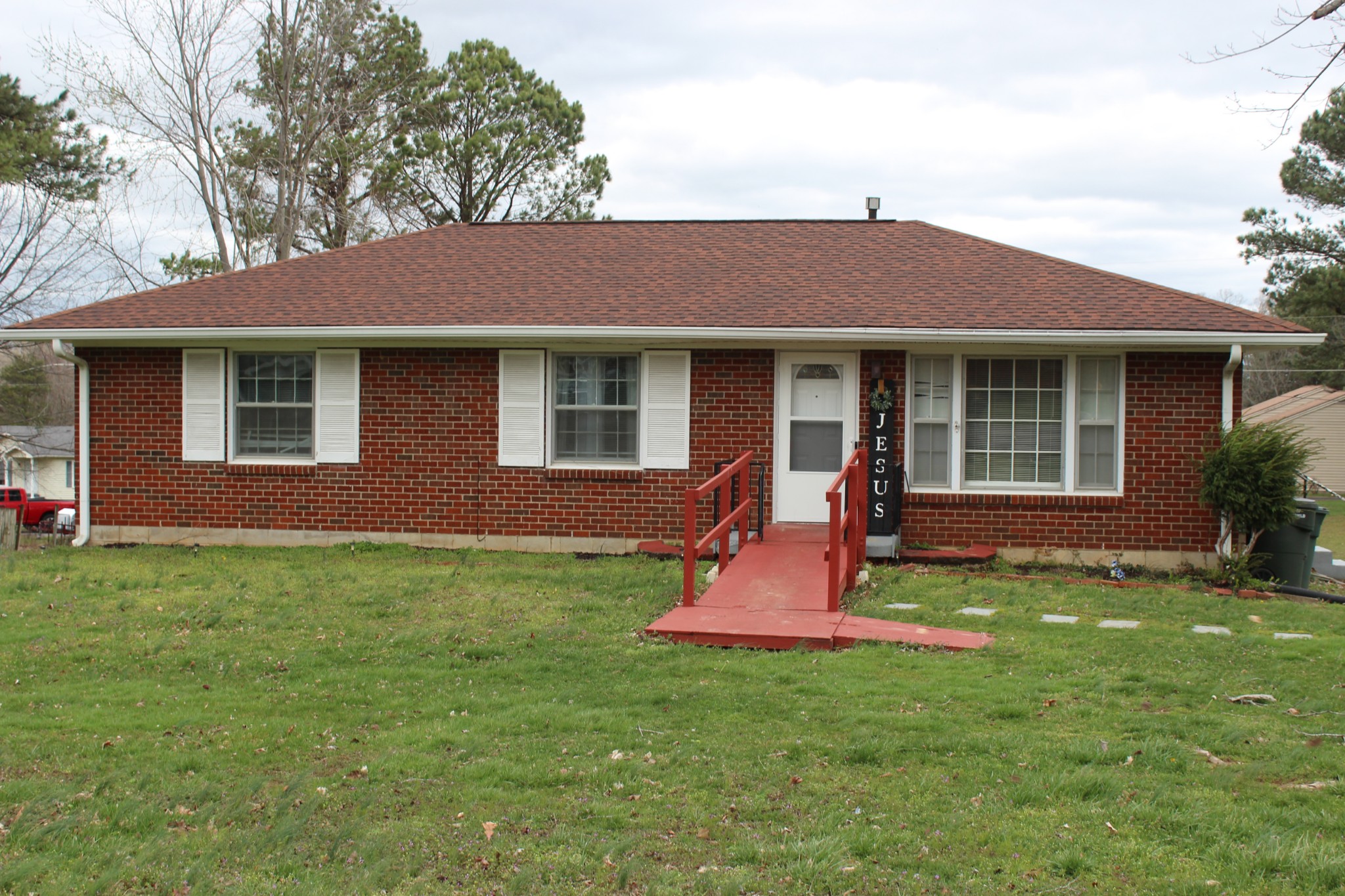 317 Pitt Lane Springfield, TN 37172 - Photo 2 of 22 a front view of a house with a yard