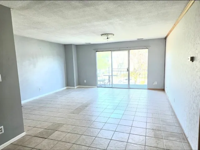 $220,000 | 116 Oak Lane, Unit 12, Brockton, MA 02301