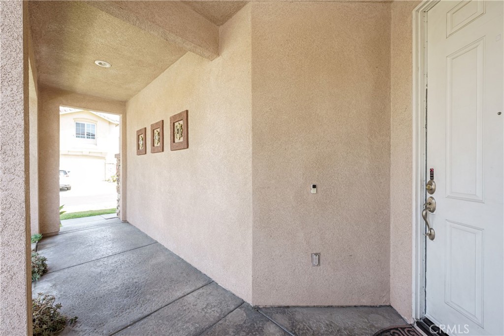 11377 Brookglen Court Riverside, CA 92505 - Photo 6 of 35