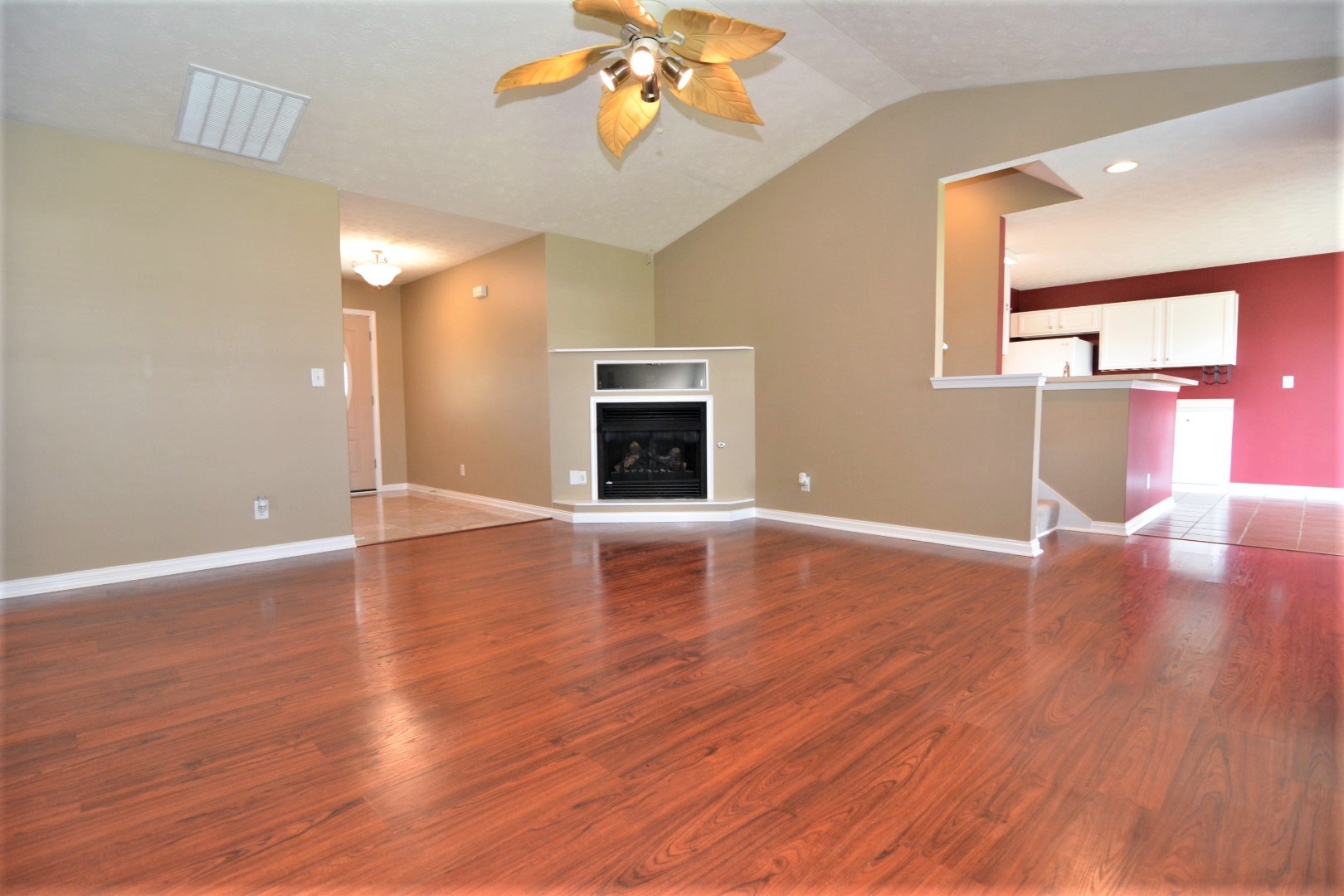 10001 Chatteris Road Evansville, IN 47725 - Photo 4 of 25 Gallery Image 4