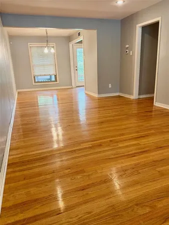 $2,500 | 209 South Lindale Lane, Richardson, TX 75080