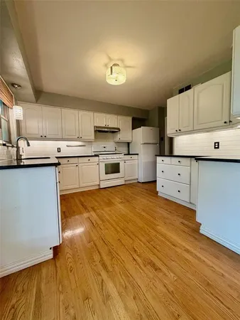 $2,500 | 209 South Lindale Lane, Richardson, TX 75080