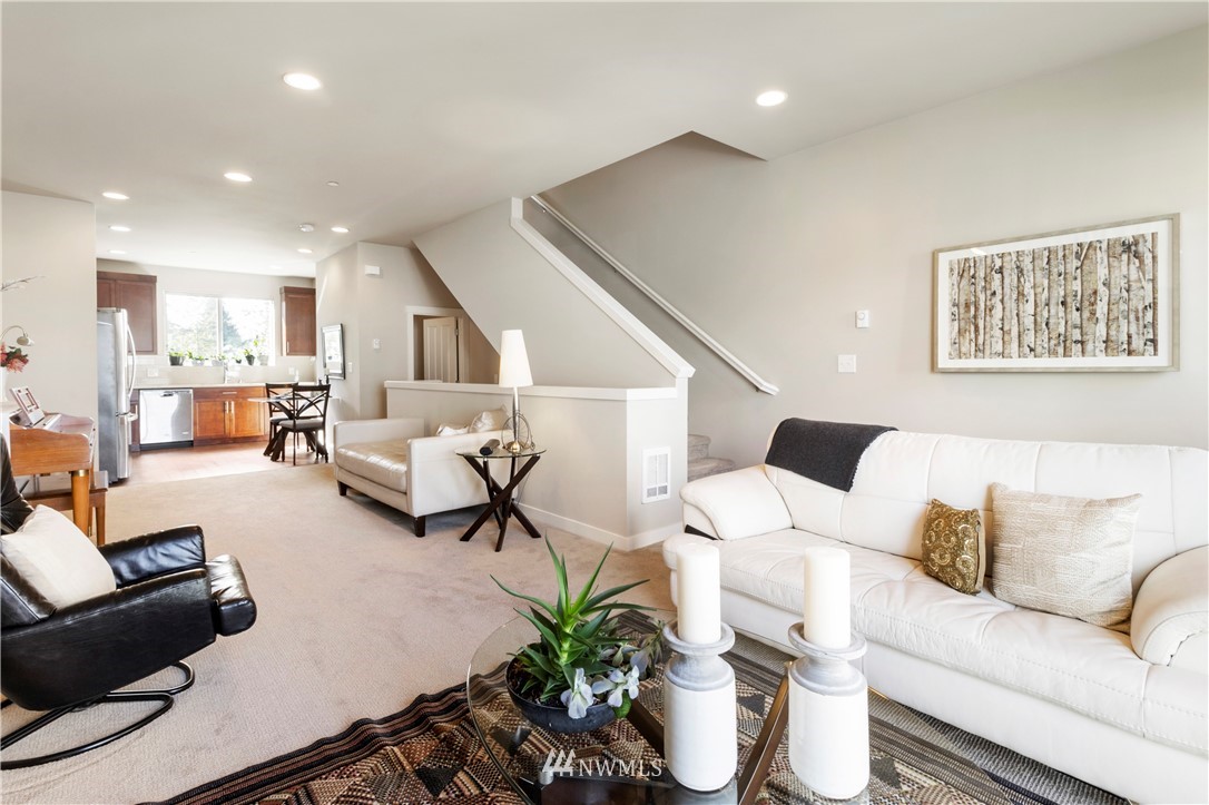 4233 Northeast 3rd Lane Renton, WA 98059 - Photo 5 of 25