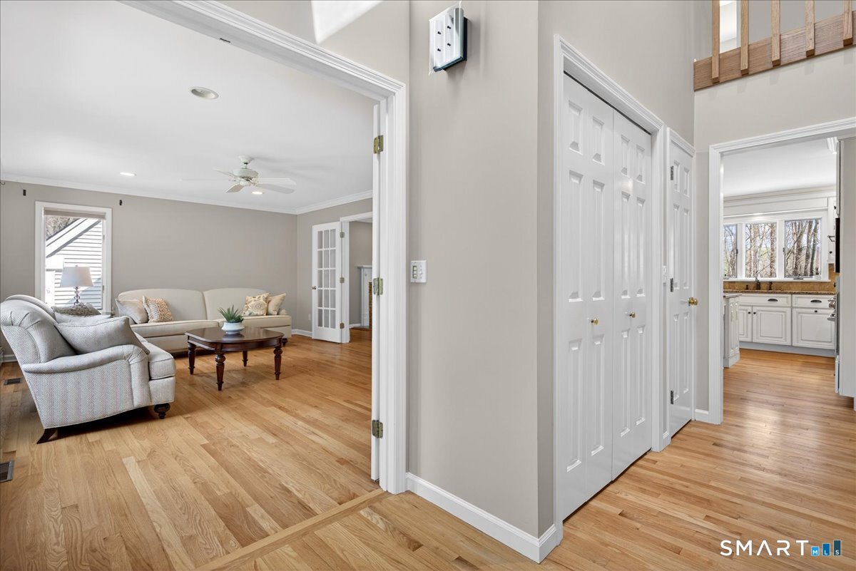 50 Overbrook Road Madison, CT 06443 - Photo 4 of 39 Entry Way