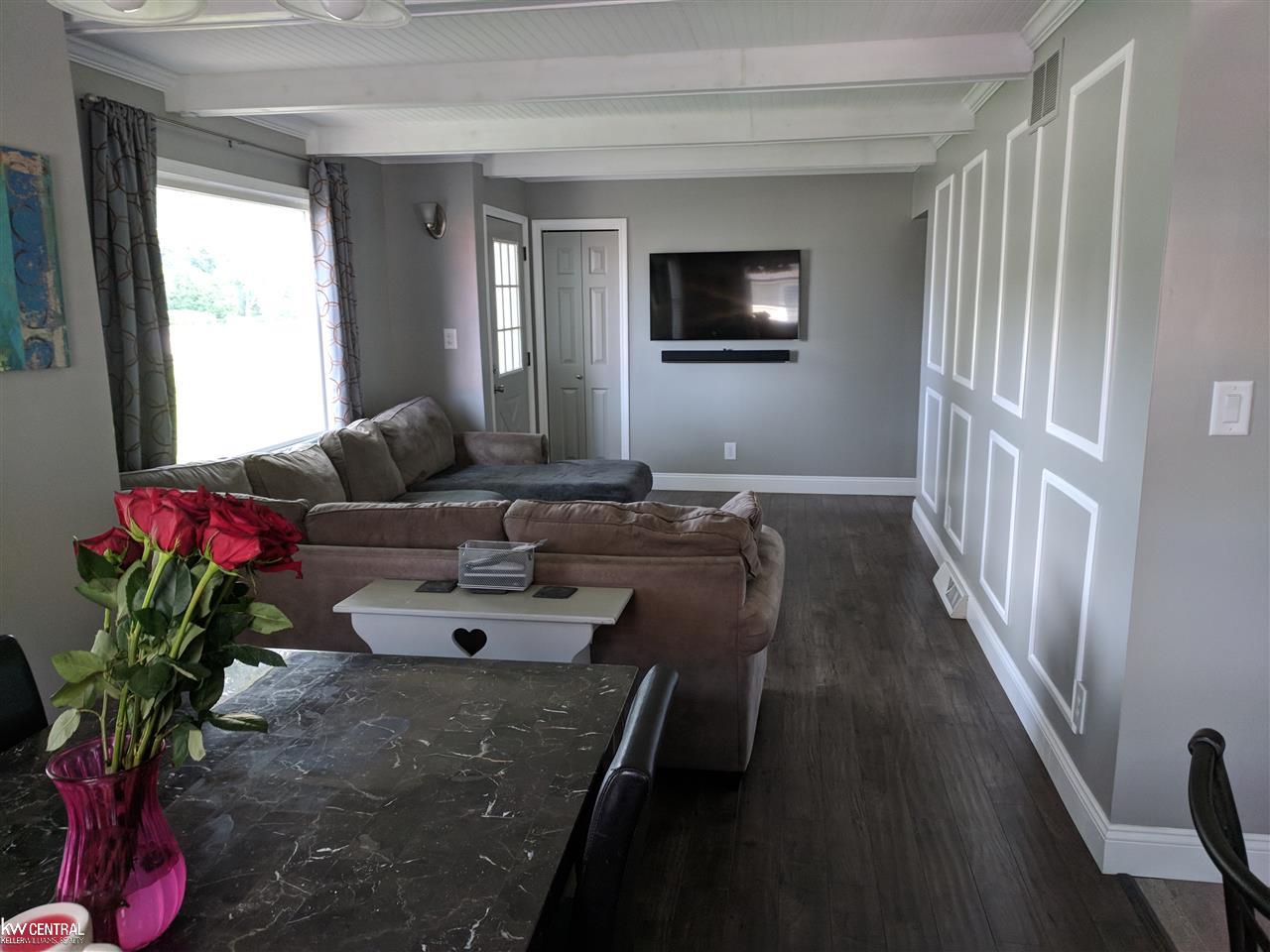 2210 East 13 Mile Road Warren, MI 48092 - Photo 26 of 43 31351812-25.JPG
