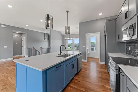 $393,900 | 814 West Shawhan Parkway, Lone Jack, MO 64086