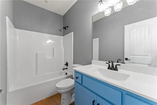 $393,900 | 814 West Shawhan Parkway, Lone Jack, MO 64086