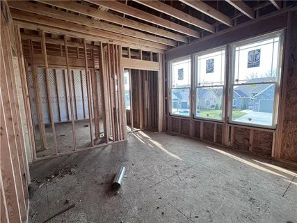 $393,900 | 814 West Shawhan Parkway, Lone Jack, MO 64086