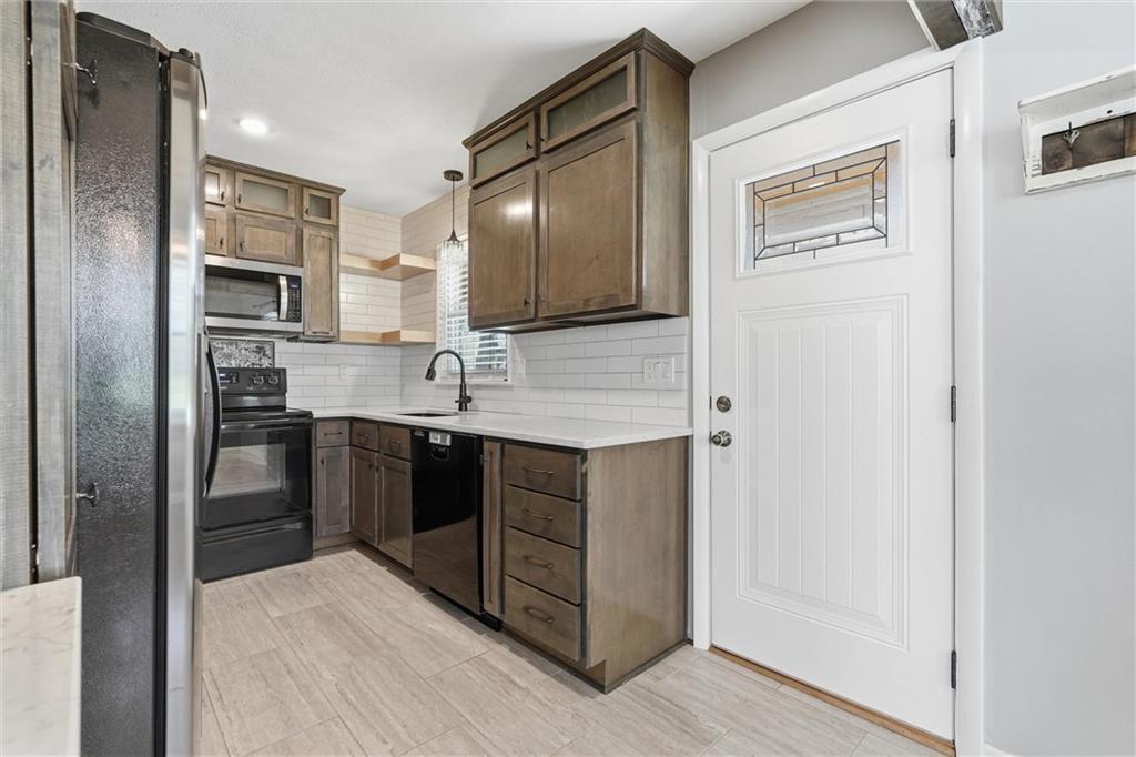 310 East Nichols Street Spring Hill, KS 66083 - Photo 13 of 30