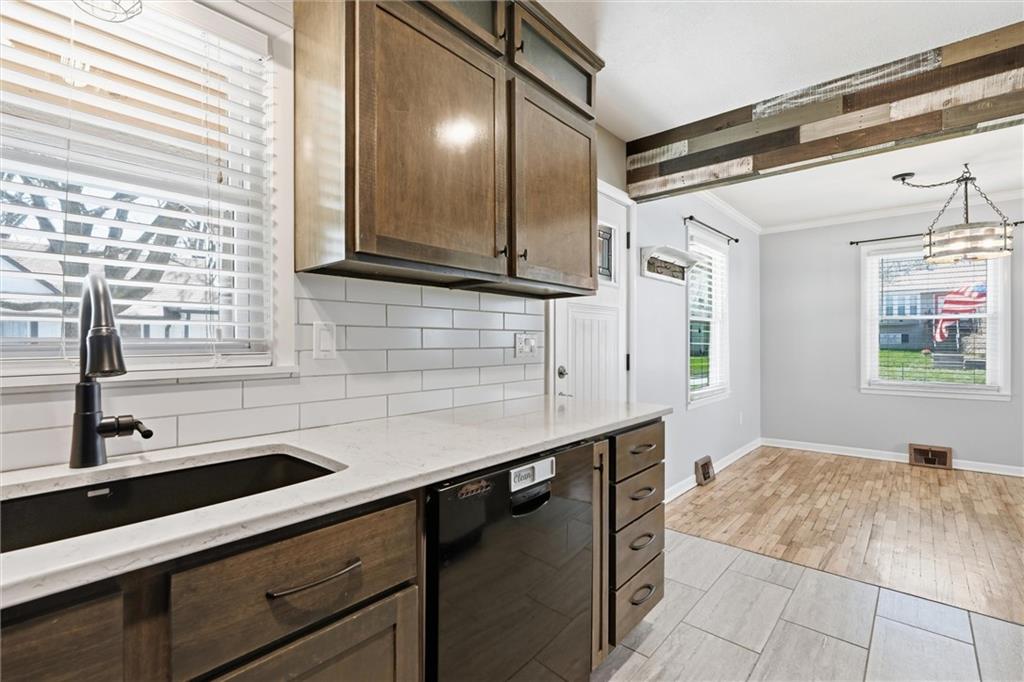 310 East Nichols Street Spring Hill, KS 66083 - Photo 16 of 30