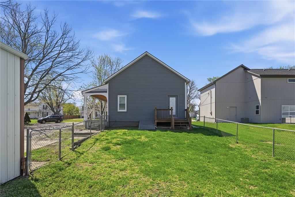 310 East Nichols Street Spring Hill, KS 66083 - Photo 28 of 30