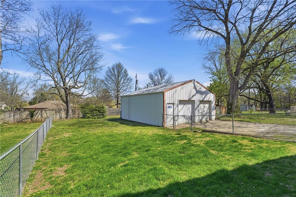 310 East Nichols Street Spring Hill, KS 66083 - Photo 29 of 30