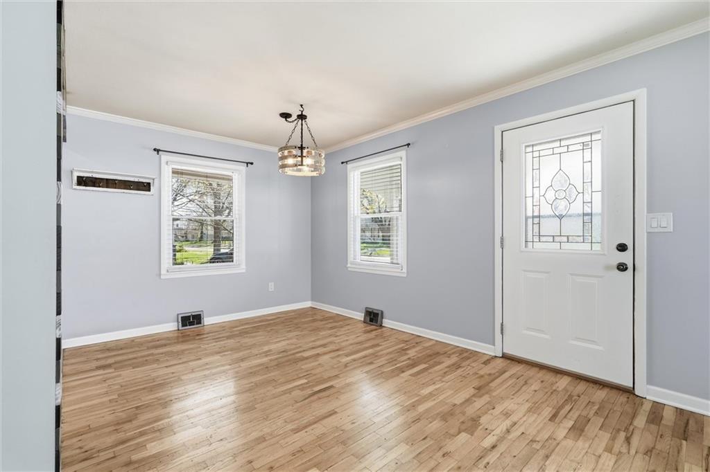 310 East Nichols Street Spring Hill, KS 66083 - Photo 8 of 30