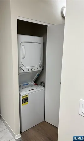 $3,100 | 1077 River, Unit PH6, Edgewater, NJ 07020