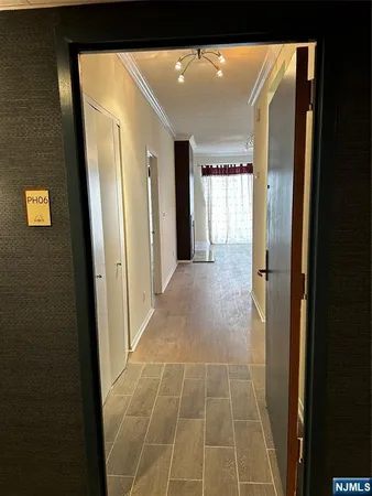 $3,100 | 1077 River, Unit PH6, Edgewater, NJ 07020