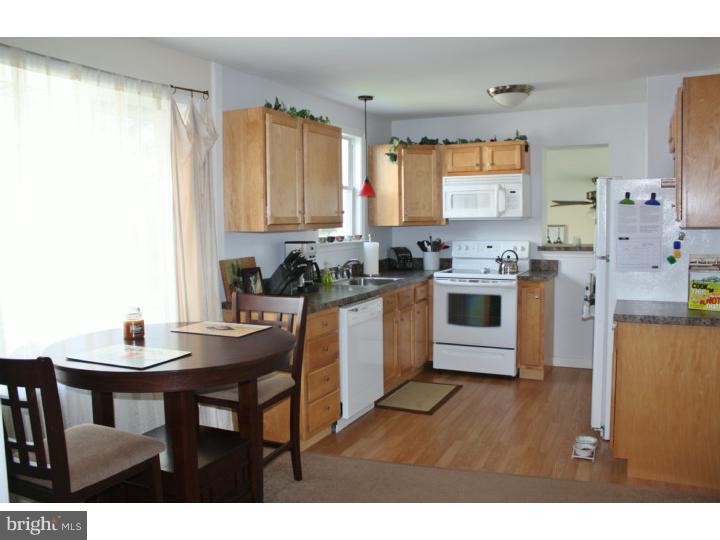 2425 Dutton Mill Road Aston, PA 19014 - Photo 5 of 14 Kitchen