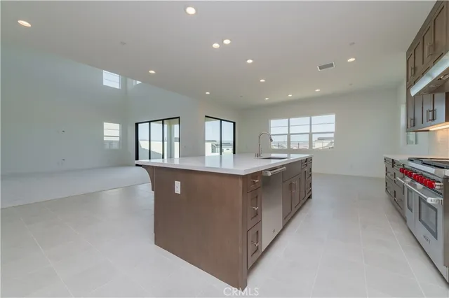 $6,750 | 27562 Juniper Lane, Valencia, CA 91381