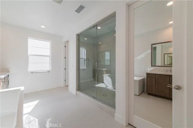 $6,750 | 27562 Juniper Lane, Valencia, CA 91381