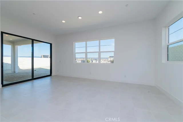 $6,750 | 27562 Juniper Lane, Valencia, CA 91381