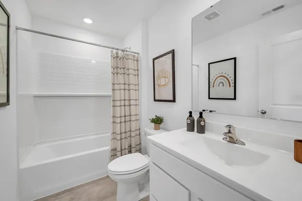 $519,990 | 201 Charlestowne Lakes Drive, St. Charles, IL 60174