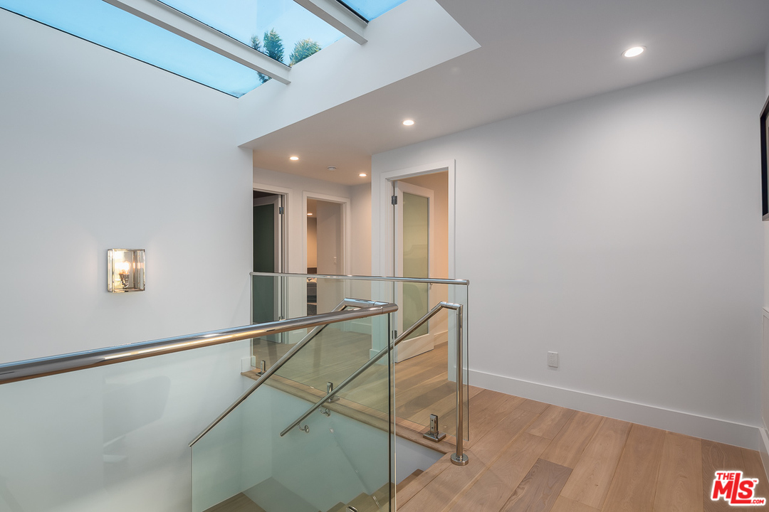 31528 Broad Beach Road Malibu, CA 90265 - Photo 18 of 26 a view of entryway