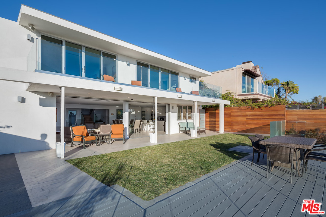 31528 Broad Beach Road Malibu, CA 90265 - Photo 7 of 26 a view of a house with sitting area