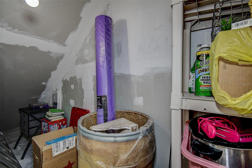 1500 Sunset Road, Unit G4 Tarpon Springs, FL 34689 - Photo 33 of 44 a bathroom with a toilet and a sink