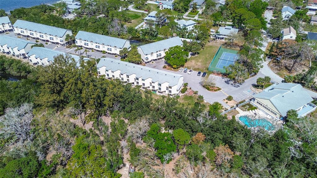 1500 Sunset Road, Unit G4 Tarpon Springs, FL 34689 - Photo 44 of 44 an aerial view of multiple house