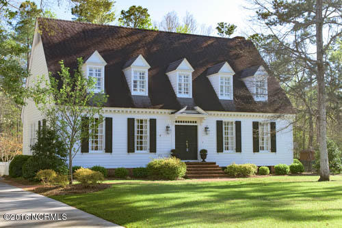 2711 East Fairway Road Morehead City, NC 28557 - Photo 1 of 52 Front of Home