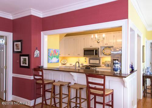 2711 East Fairway Road Morehead City, NC 28557 - Photo 16 of 52 Kitchen Bar