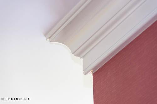 2711 East Fairway Road Morehead City, NC 28557 - Photo 26 of 52 Crown Molding