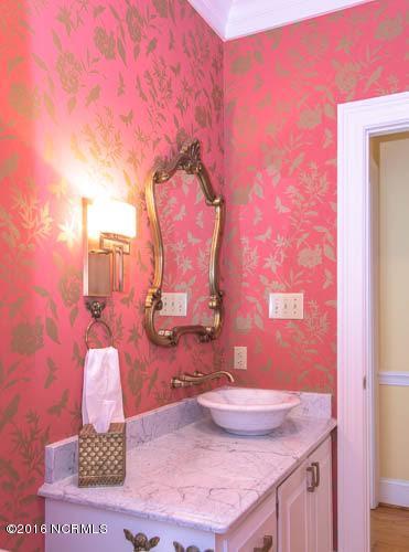 2711 East Fairway Road Morehead City, NC 28557 - Photo 27 of 52 1st Floor Bathroom