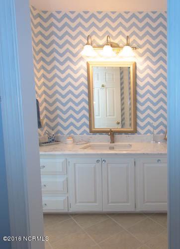 2711 East Fairway Road Morehead City, NC 28557 - Photo 35 of 52 Principal Bath