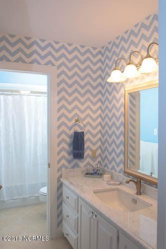 2711 East Fairway Road Morehead City, NC 28557 - Photo 36 of 52 Principal Bath